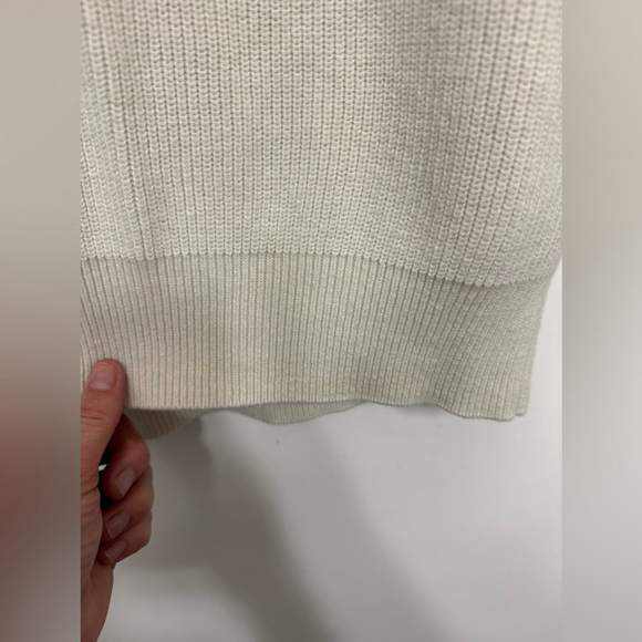 Wilfred Aritzia Ivory Merino Wool Blend V-Neck Sweater Women’s Large - Picture 6 of 11